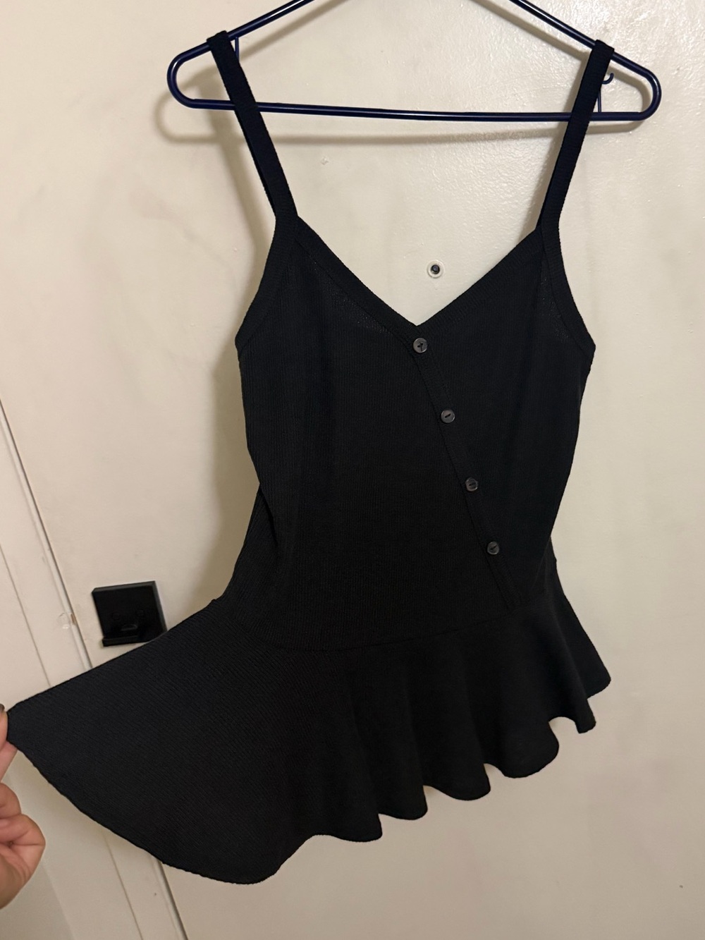 Day Wknd Women’s Black Vneck Button Knit Tuffle Tunic Tank Top large L NWT